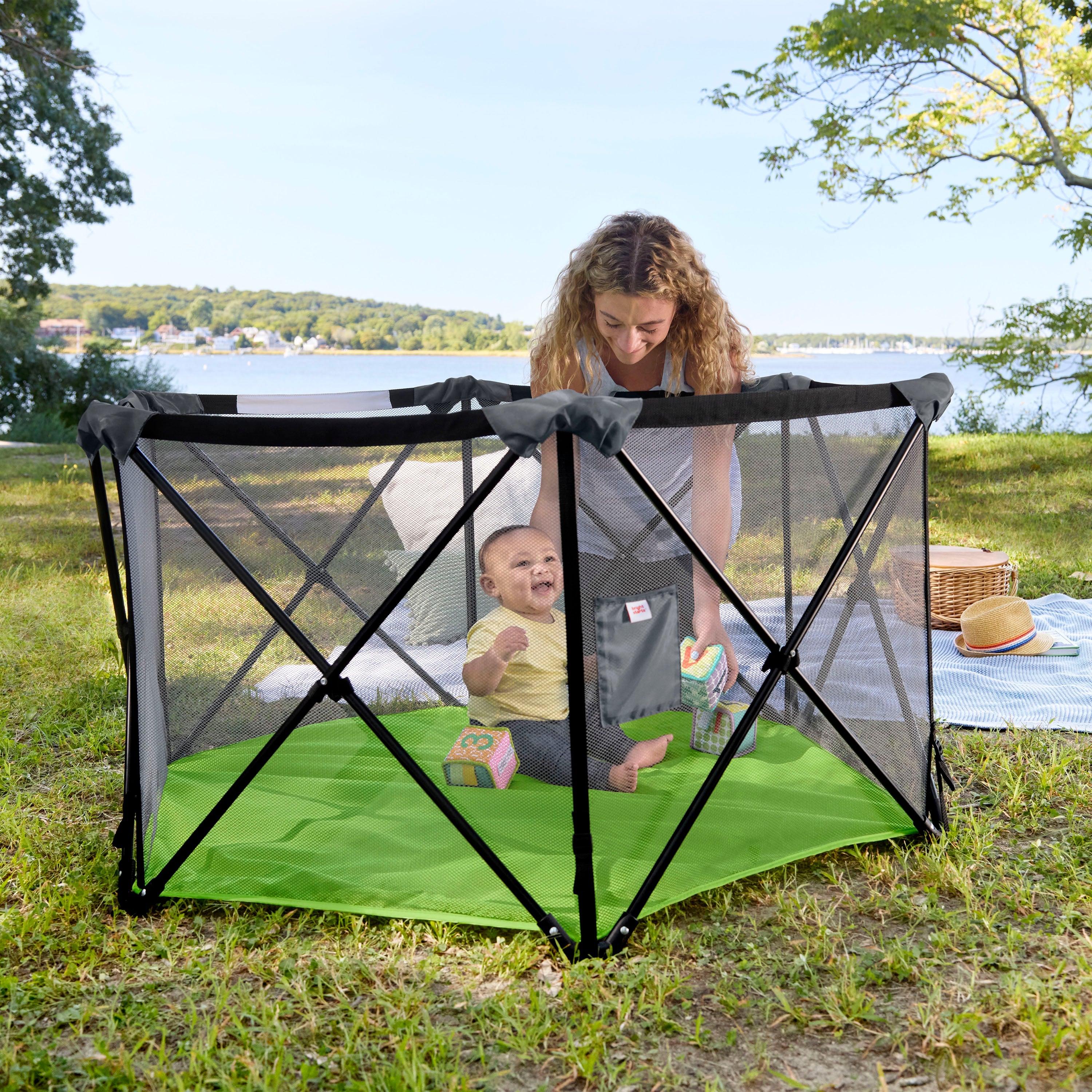Pop n Play Portable Playard