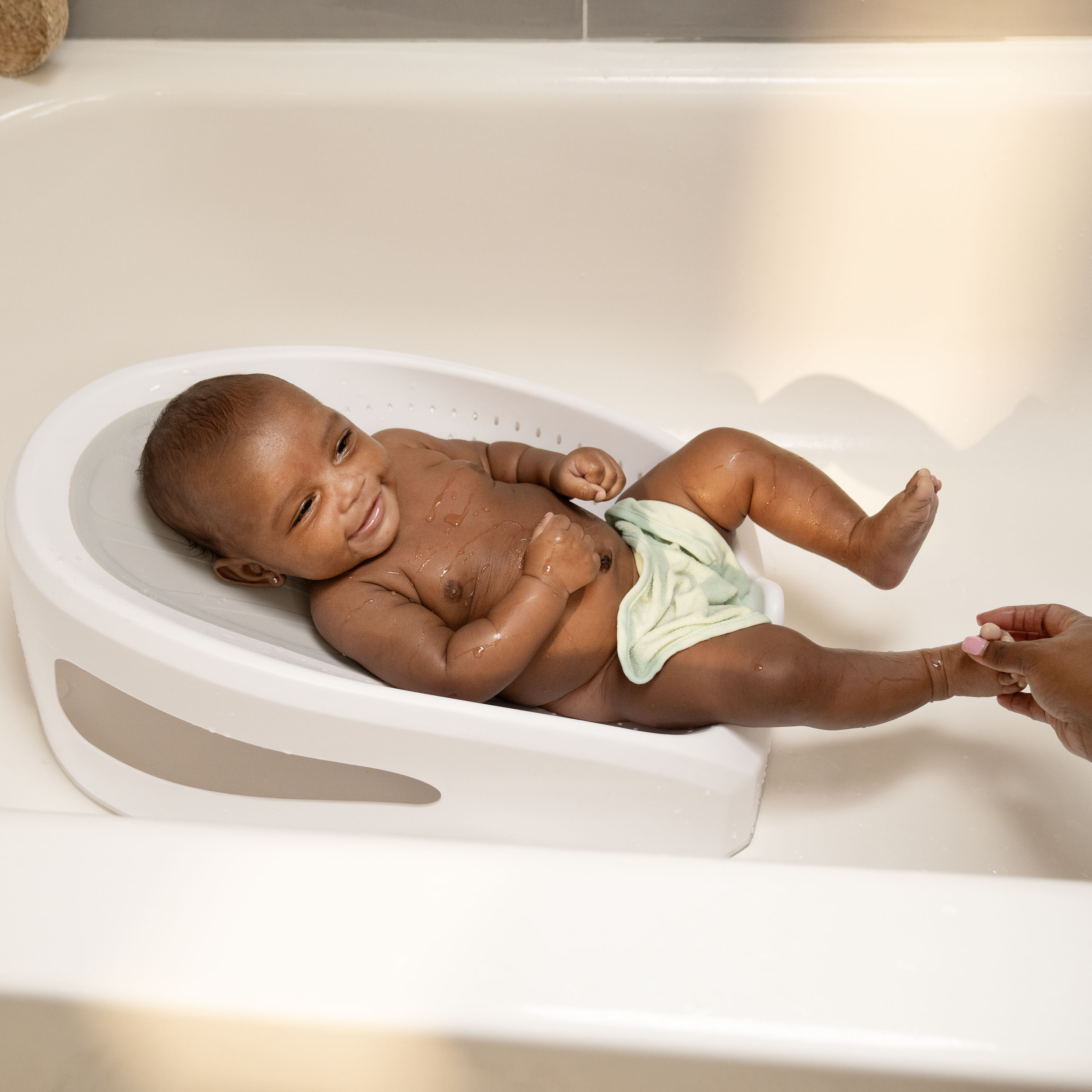 Ingenuity Easy Rinse Baby Bather - Pink