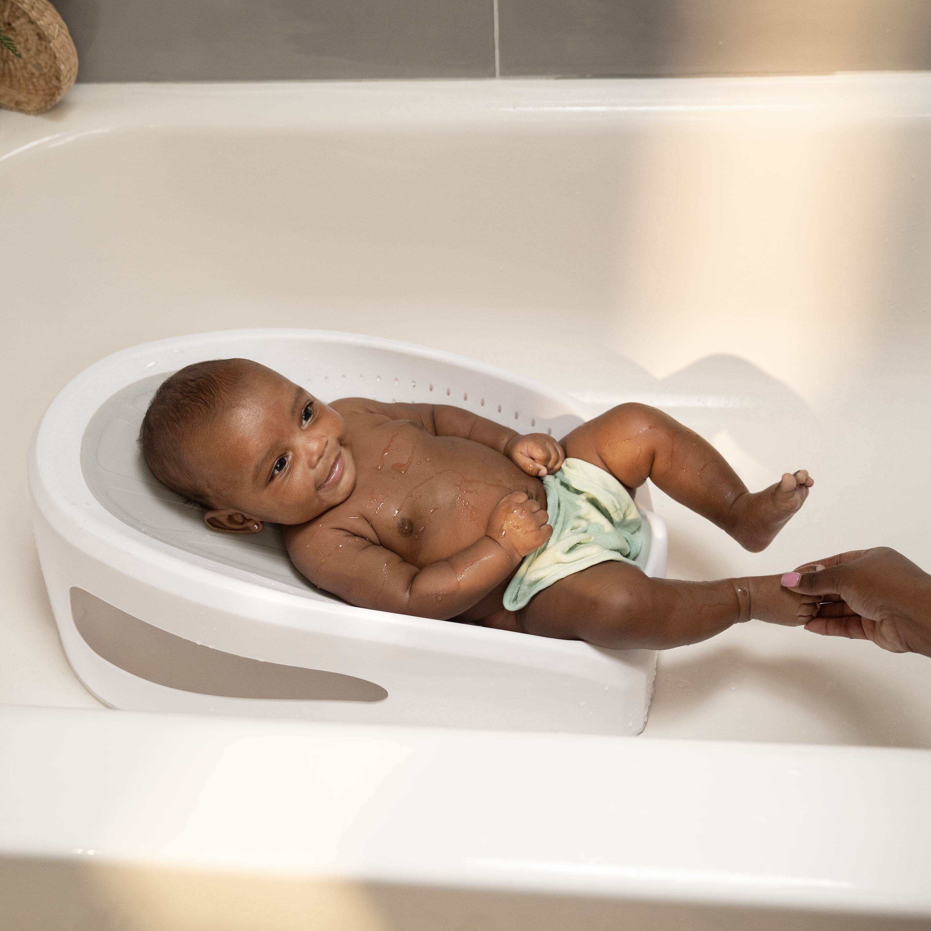 Ingenuity Easy Rinse Baby Bather - Gray