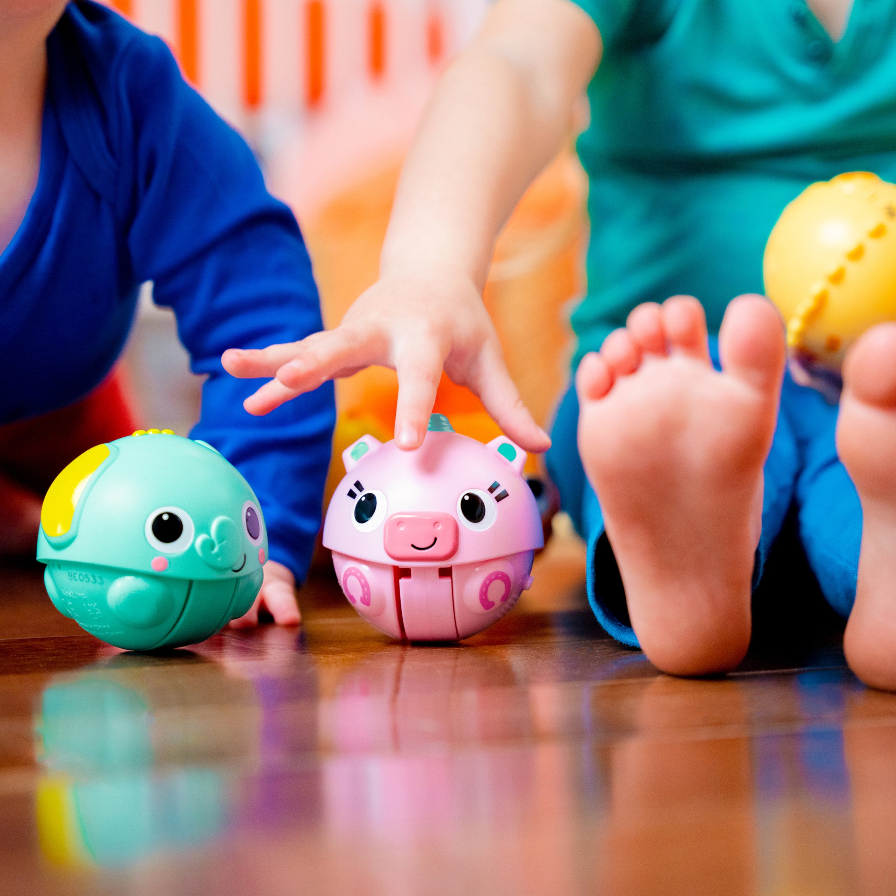 Giggables Roll & Chase Toy
